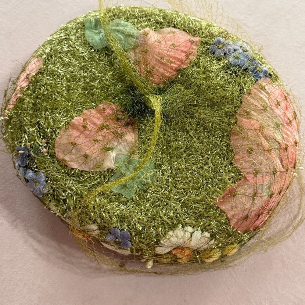Vintage Rare Hutzler’s Pillbox Floral Tulle Net Fascinator Hat Green White Pink - Picture 11 of 15